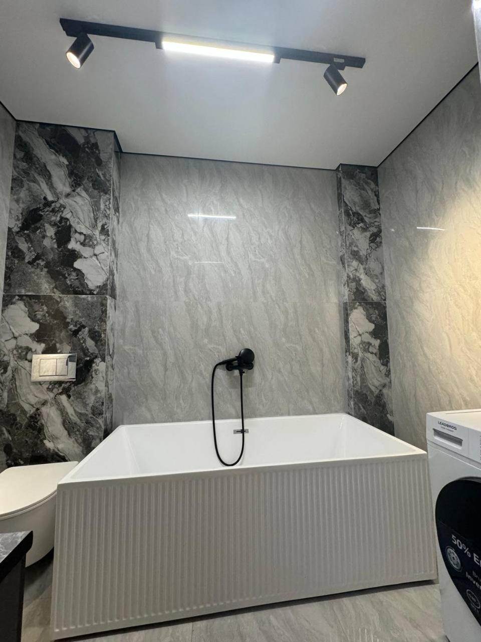 элитный студия возле мега парка жк бизнес класса Apartment Almaty